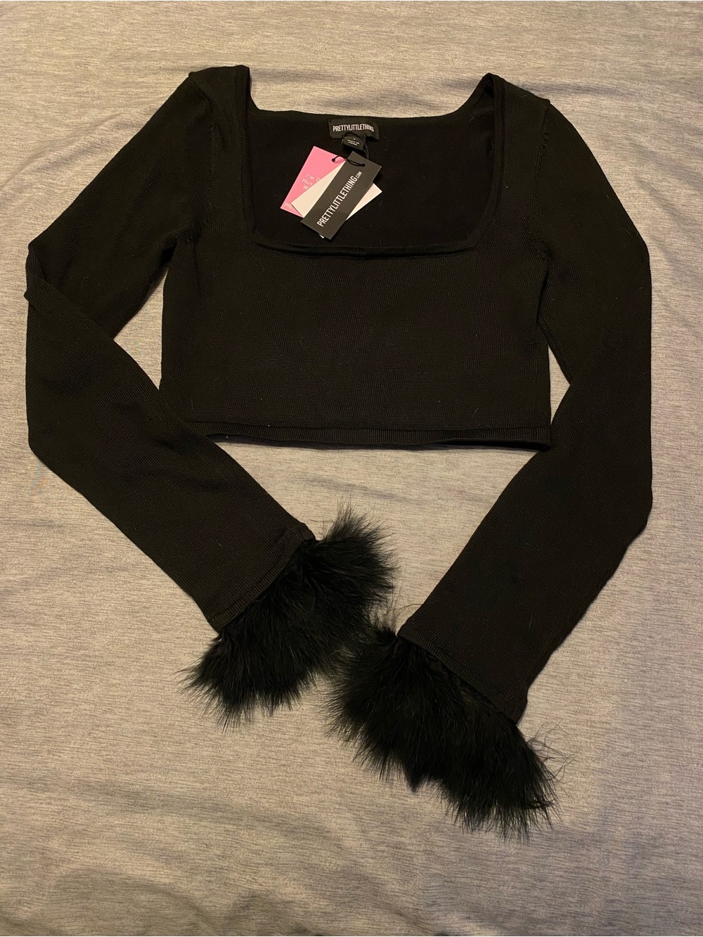 PrettyLittleThing Black Cropped Sweater w/ Feather Cuffs Sz S‎ NWT